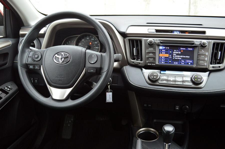  Toyota RAV4 2013 года  (фото 38 из 89)